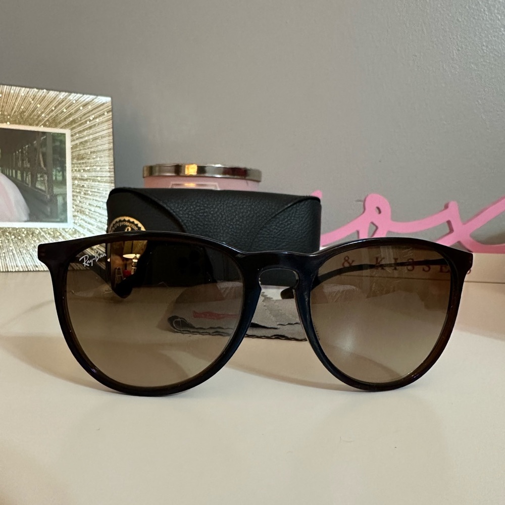 Ray-Ban Erika sunglasses in tortoise color